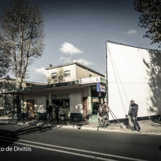 7MINUTI Regia Michele Placido, seconda giornata di riprese, Latina 2 dicembre 2015 - Nella foto: il set montato nel Bar Bianca  nel quartiere Nicolosi - EdeDPhotos/Enrico de Divitiis/www.enricodedivitiis.it