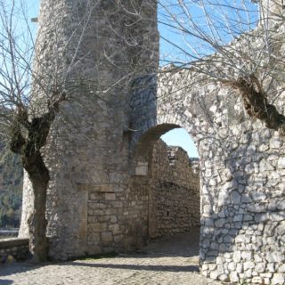 Bassiano torrione d'entrata 1