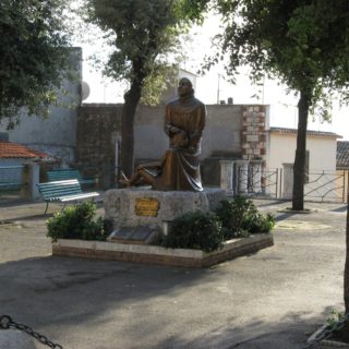 Sezze statua protettore