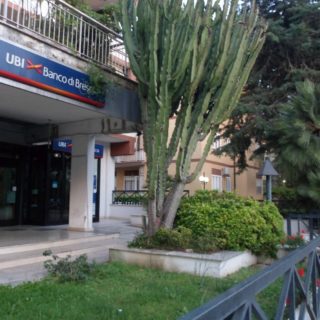 banca ubi - via isonzo - Latina - 4